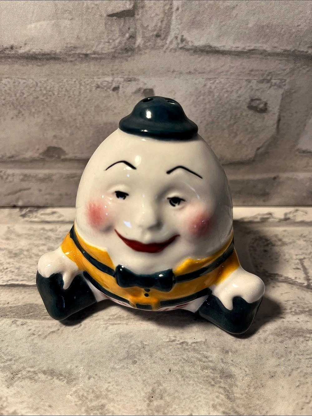 Vintage Clay Art salt shaker Ceramic Figurine Decor Humpty Dumpty
